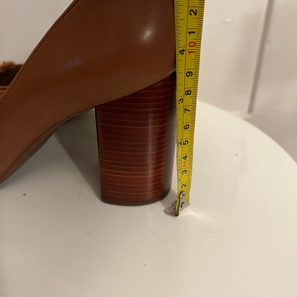 Tory Burch Janey style heel in calf leather. Size 9. Like new condition. - Picture 5 of 6